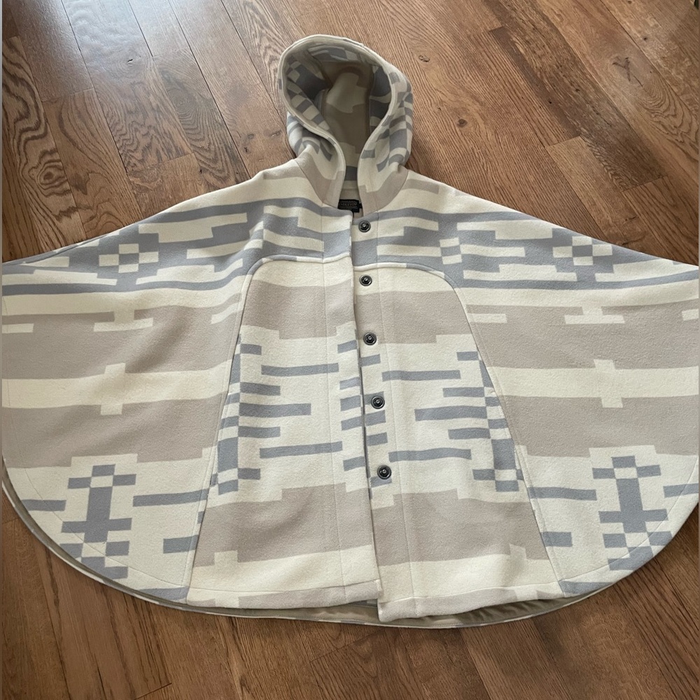 Pendleton AMAZING wool blanket cape. Same vibes as Lindsey Thornburg capes!!